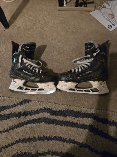 2022 Bauer Supreme M5 Pro Hockey Skates Regular Width 7.5 (Used)