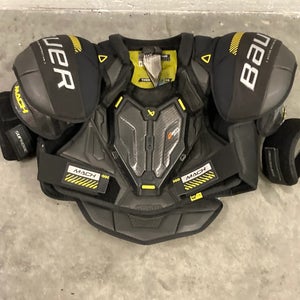 Used Intermediate Large Bauer Supreme Mach Shoulder Pads
