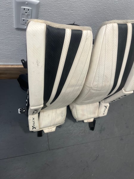 Small CCM Y Flex Goalie Leg Pads (Used)