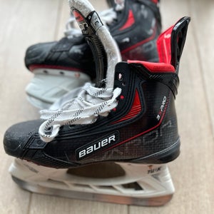 Bauer Vapor 3X Pro Hockey Skates Regular Width Size 3.5 (Used)