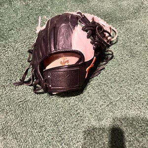 Absolutely Ridiculous Cookies And Cream Like New Condition Infield Baseball Glove 11.75"