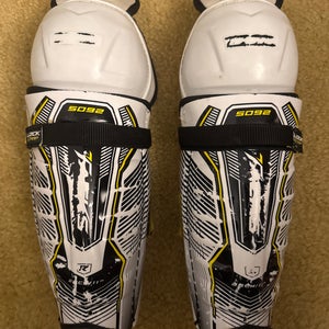 Youth CCM Tacks 5092 11" Shin Pads (Used)