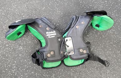 Used Riddell QUEST FB Shoulder Pads Black MD 11849-S000029365