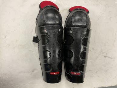 Used Easton STEALTH S3 Junior Shin Guards Black And Red 11" 11855-S000187361