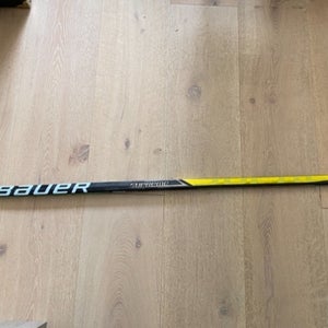 Senior Bauer Supreme UltraSonic Right Handed Hockey Stick P88 Pro Stock (Used)