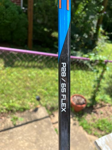 Senior Bauer Nexus Sync Right Handed Hockey Stick P28 (Like New)