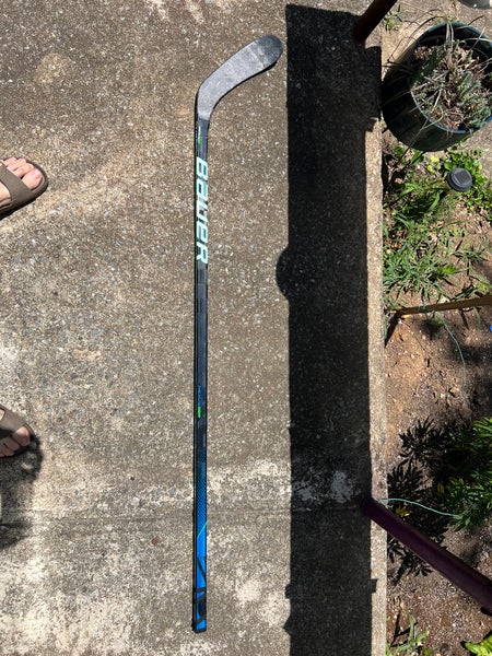 Senior Bauer Nexus Geo Right Handed Hockey Stick P28 (Like New)