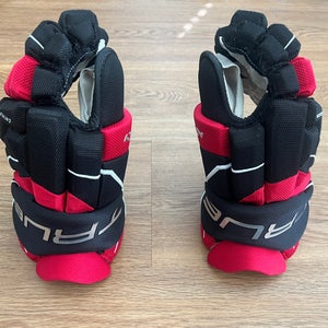 True Catalyst 7X3 Gloves 15" (Used)