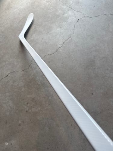 77 Flex P28 BLCKSTCK PRO 2 Proto-R, Novium Pro Similar Kick Point Senior Right Hand WHITE