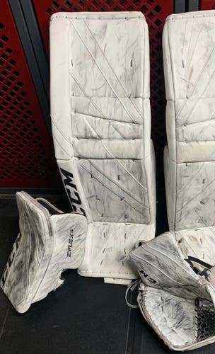 35"  CCM Eflex 5 Regular Goalie Full Set (Used)