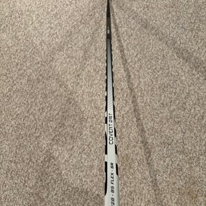 Senior Warrior Covert QR5 Team Right Handed Hockey Stick P28 Pro Stock (Used)