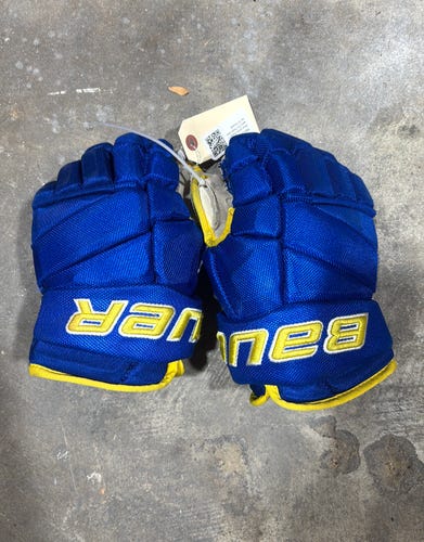 Blue Junior Bauer Vapor Pro Team Gloves 12" (Used)