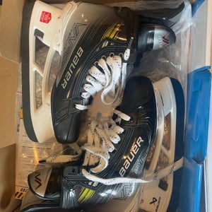 Bauer Vapor Hyperlite 2 Hockey Skates  6.5 (New)