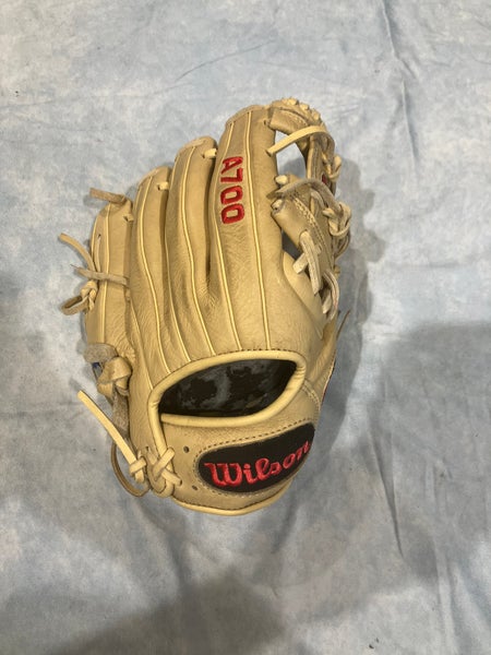 Brown Wilson A700 RH Infield Baseball Glove 11.5" (Used)