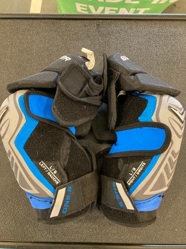 Senior Large Bauer Supreme One.8 Elbow Pads (Used)