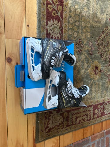 Bauer Supreme Matrix Hockey Skates Regular Width Size 1 (Used)
