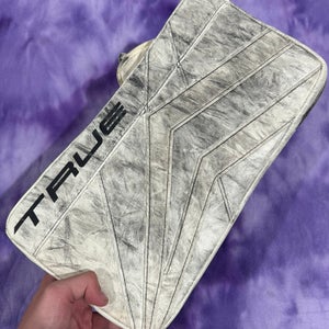 White Senior True Catalyst 9X3 Goalie Gloves & Blockers Regular (Used)