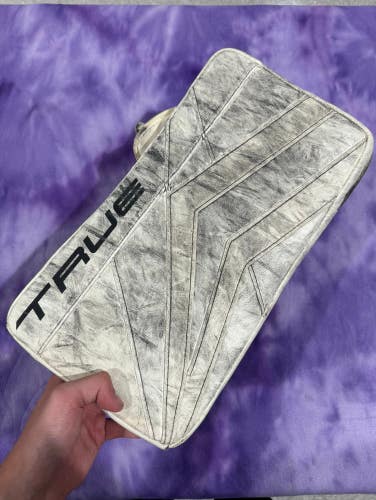White Senior True Catalyst 9X3 Goalie Gloves & Blockers Regular (Used)