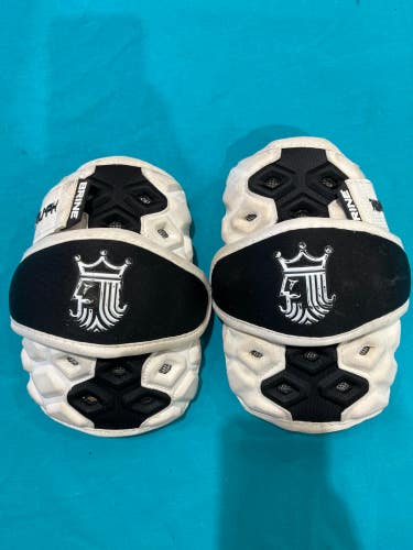 Small Adult Brine Triumph Arm Pads (Used)