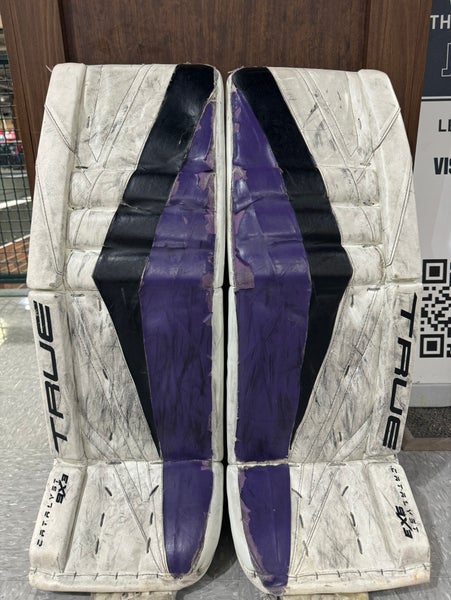 White 33" Senior True 9x3 Goalie Leg Pads (Used)