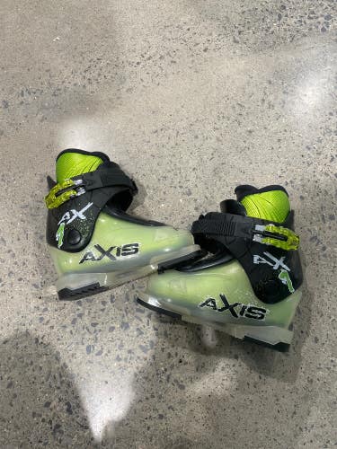 Kid's Axis AX-1 Ski Boots | mondo 17.5 214mm