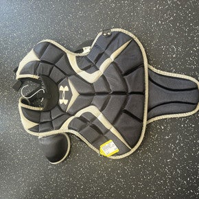 Used Under Armour CHEST PROTECTOR Catchers Chest Protector Black Junior 11849-S000029095