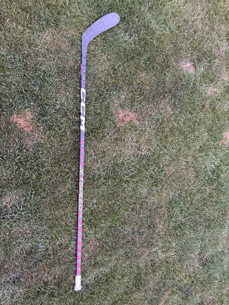 Senior CCM JetSpeed FT5 Pro Right Handed Hockey Stick P28  (Used)