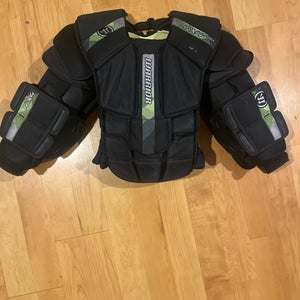 Small  2024 Warrior RITUAL X4 E Goalie Chest Protector  (Used)