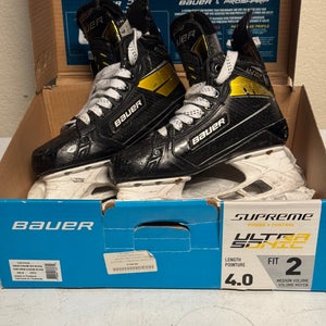 Bauer Supreme UltraSonic Hockey Skates   Size 4 (Used)