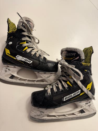 Bauer Supreme M4 Hockey Skates Regular Width Size 2 (Used)