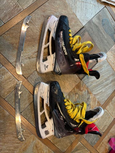 Bauer Vapor 5x pro Hockey Skates Regular Width Size 3.5 (Used)