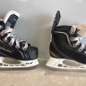 Used Bauer SUPREME ONE 20 Youth Hockey Skate Youth 06.0 11858-S000077091