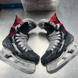 Bauer X5 Pro Hockey Skates Regular Width Size 1.5 (Used)
