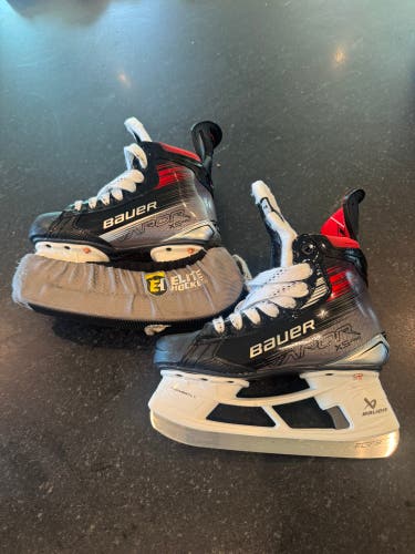 Bauer Vapor 5x pro Hockey Skates Regular Width Size 2 (New)