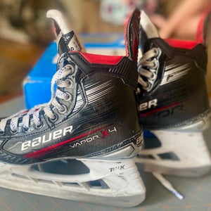 Used Intermediate Bauer  Size 5 Vapor X4 Hockey Skates