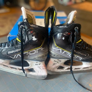 Bauer Vapor 3X Hockey Skates Size 3 (Used)