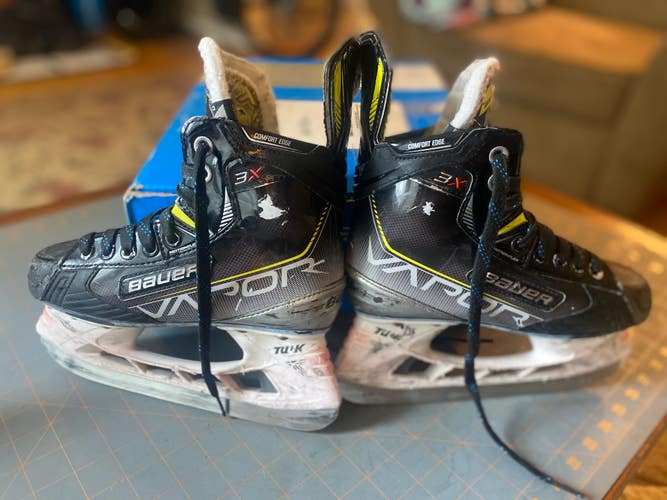 Bauer Vapor 3X Hockey Skates Size 3 (Used)