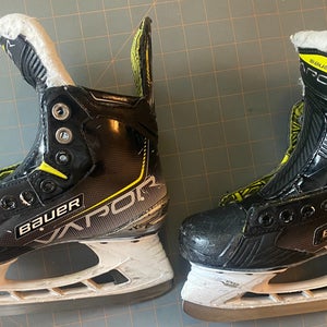 Bauer Vapor 3X Hockey Skates Size 2 (Used)