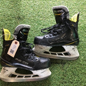 Intermediate Bauer Supreme M4 Hockey Skates 6.5 (Used)