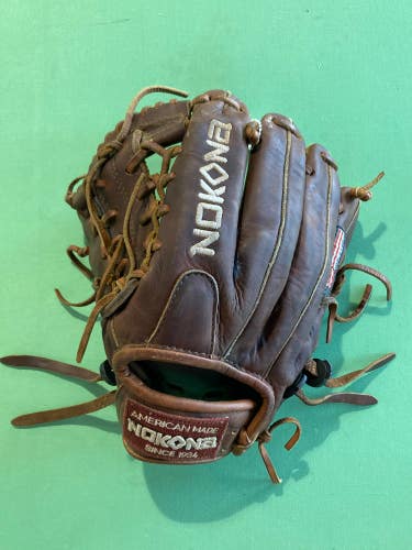 Used Nokona W-200 Left Hand Throw Baseball Glove 11.25" | EXCELLENT CONDITION