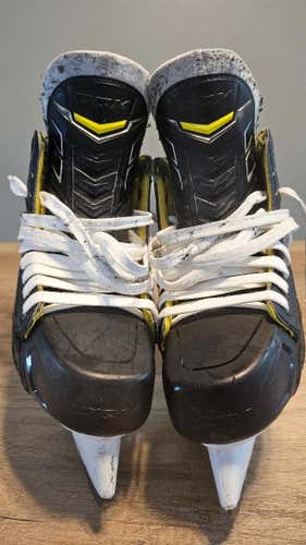 CCM Ultra Tacks Hockey Skates Size 8 Regular Fit