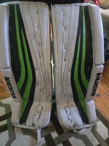 29" Vaughn Ventus SLR Goalie Leg Pads (Used)
