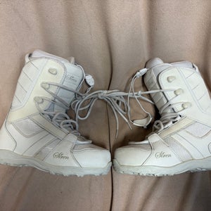 Size M 7.0 (W 8.0) Siren Snowboard Boots All Mountain (Used)