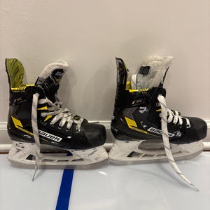 Bauer Supreme M4 Hockey Skates Regular Width Size 2 (Used)