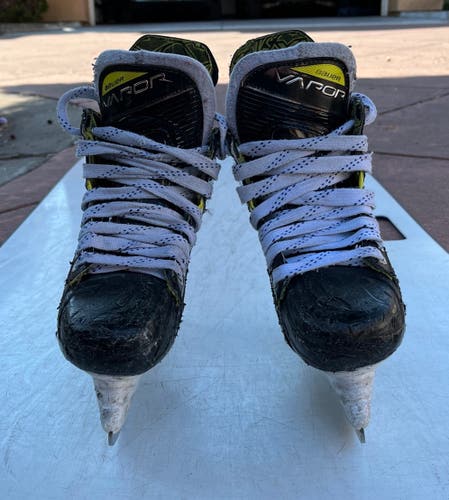 Bauer Vapor 3X Hockey Skates Regular Width Size 3.5 (Used)