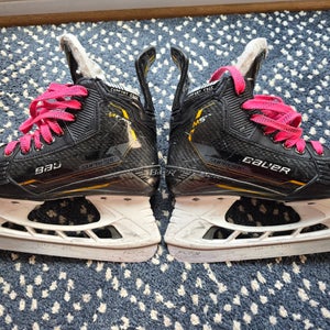 Bauer Supreme M5 Pro Hockey Skates Regular Width Size 4 (Used)