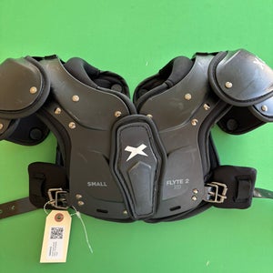 Small Youth Xenith Flyte 2 TD Shoulder Pads
