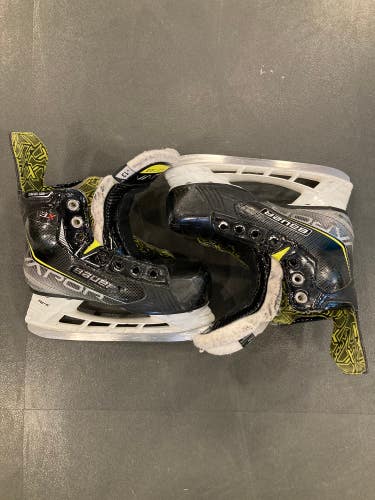 Youth Bauer Vapor 3X Hockey Skates Regular Width 13 (Used)