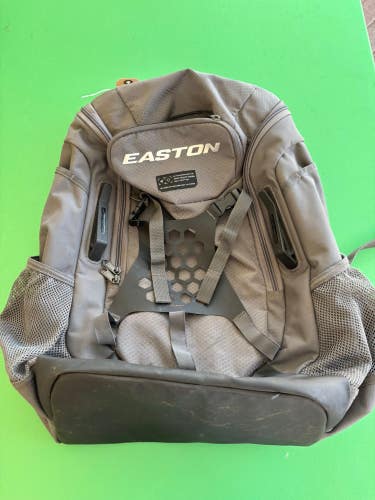 Gray Easton Walk Off NX Bat Pack