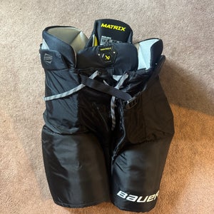 XL Senior Bauer Supreme Matrix Hockey Pants (Used)